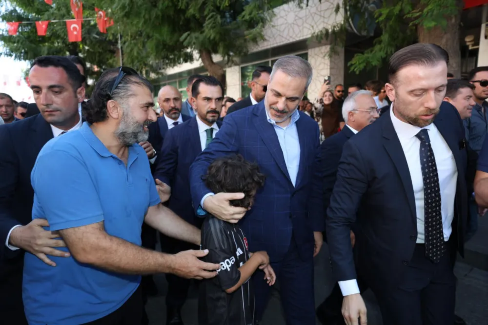 Dışişleri Bakanı Hakan Fidan Aksaray’da Esnaf Ziyaretinde Bulundu
