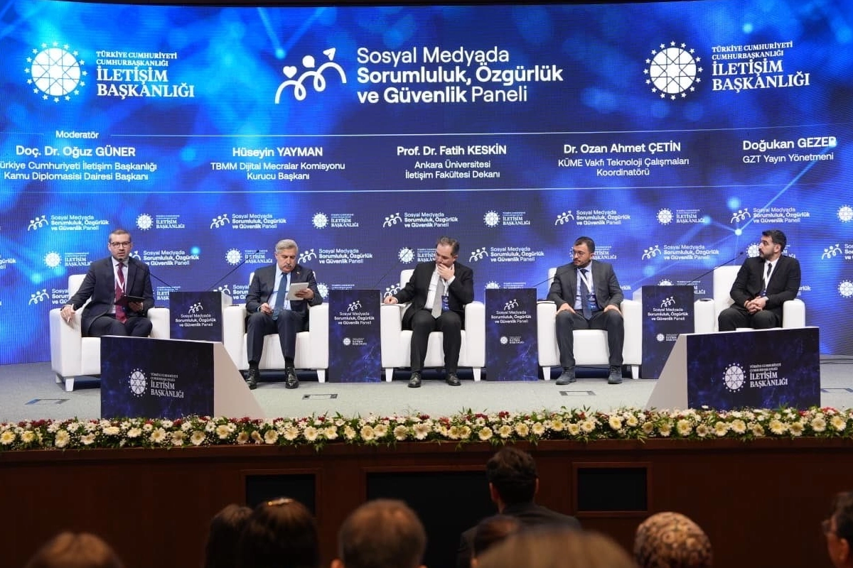 İletişim'den 'sosyal medya' paneli... Özgürlük, sorumluluk ve güvenlik bu panelde tartışıldı