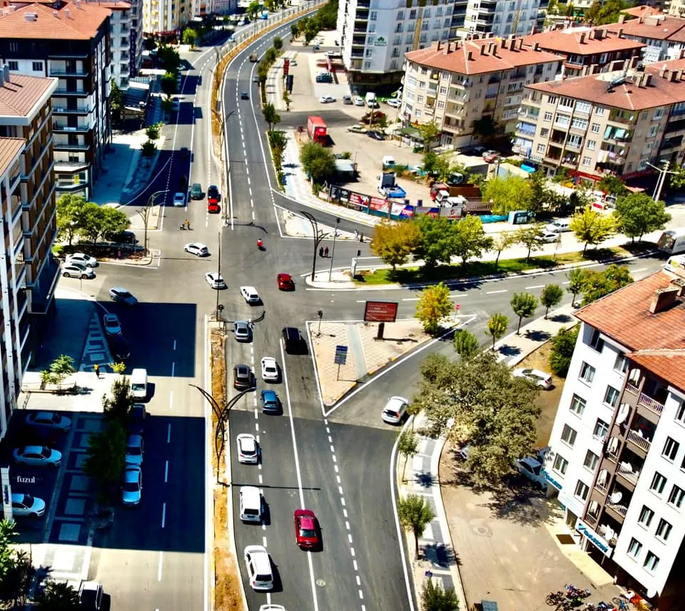 AKSARAY BELEDİYESİ 410 KM’LİK YENİLEMEYLE ŞEHRİN ÇEHRESİNİ DEĞİŞTİRDİ