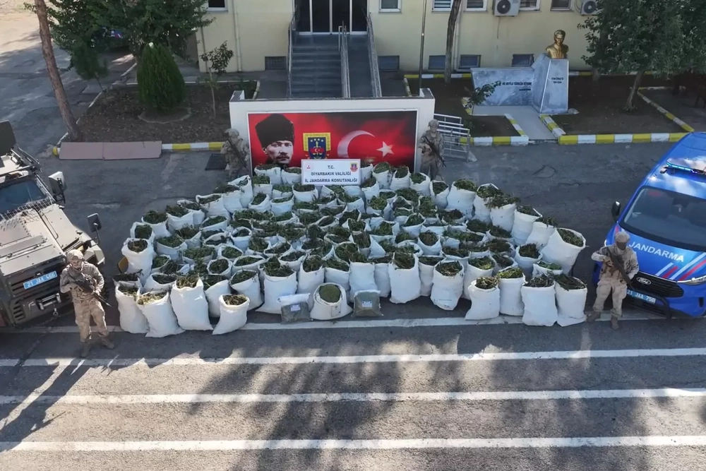 Diyarbakır’da 2 ton 200 kilo esrar ele geçirildi
