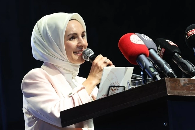 Bakan Göktaş'tan Budapeşte’de “Aile Odaklı Zirve”de önemli mesajlar