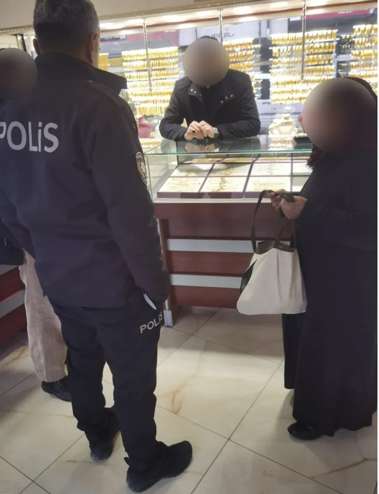 Aksaray'da Polis Ekiplerinden Zamanında Müdahale: 800 Bin TL’lik Dolandırıcılık Önledi