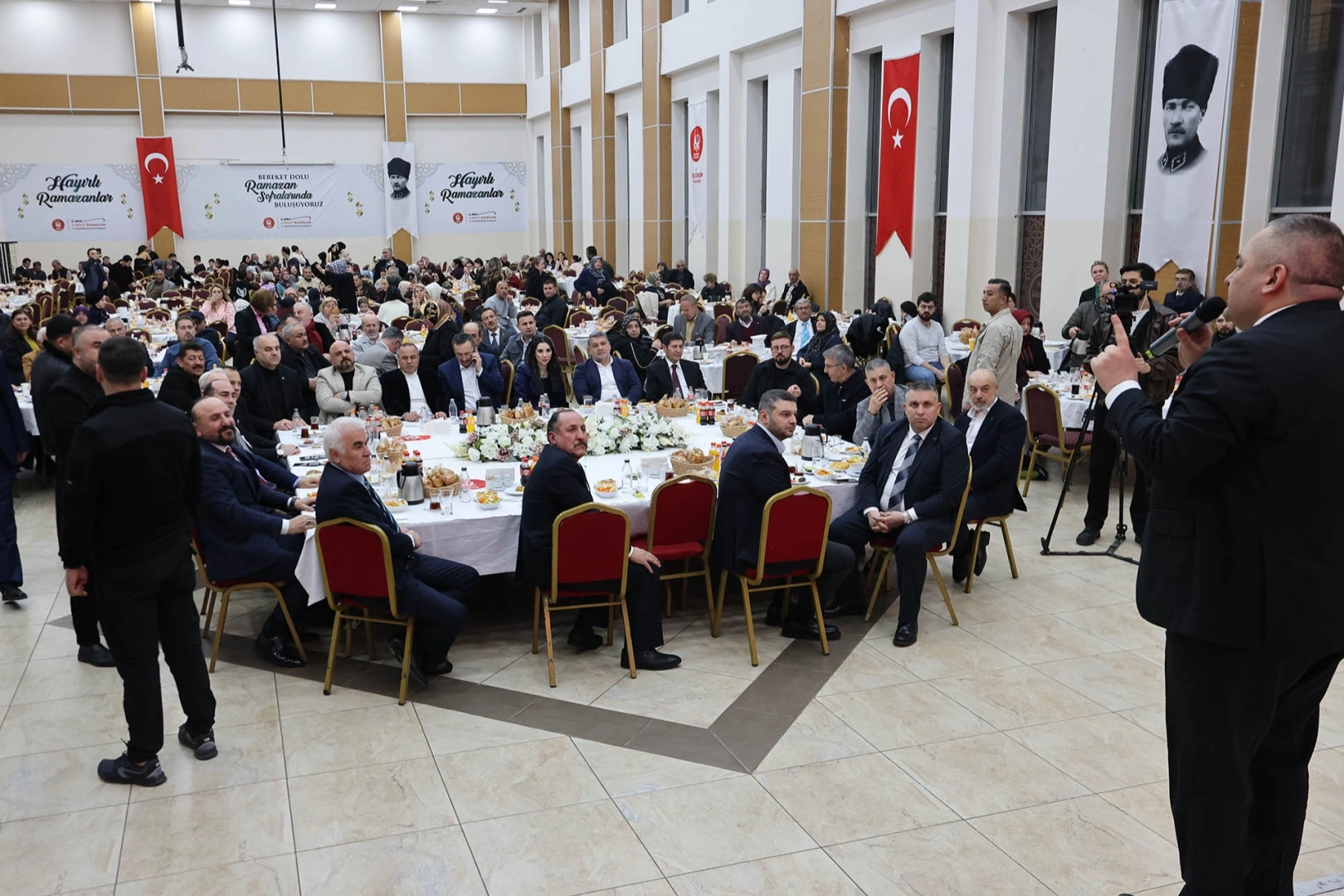 Başkan Özarslan, Başkent’in ilçeleriyle iftar sofrasında buluştu