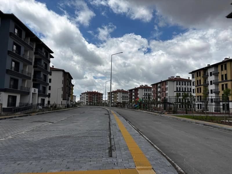 AKSARAY’A DEĞER KATAN TOKİ PROJESİNDE ANAHTAR TESLİMİ 1 HAZİRAN’DA