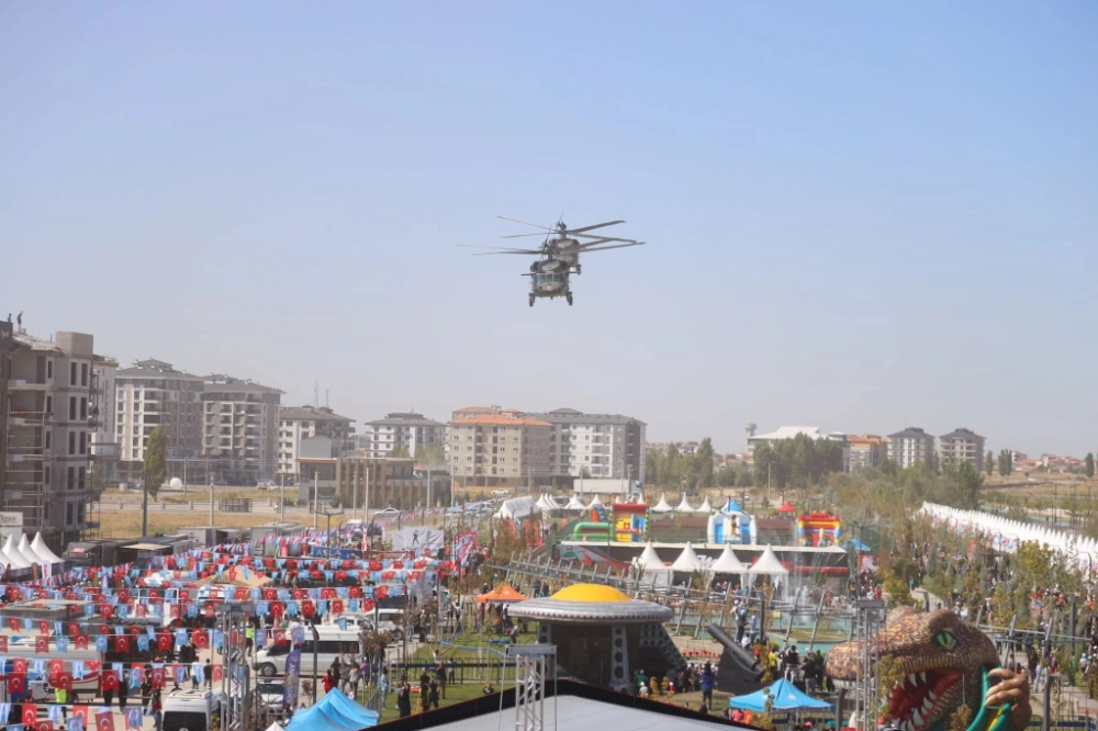 BAŞKAN DİNÇER; SERVİSLERİMİZ HAZIR, ÖĞRENCİLERİMİZİ BİLİM FESTİVALİNE BEKLİYORUZ