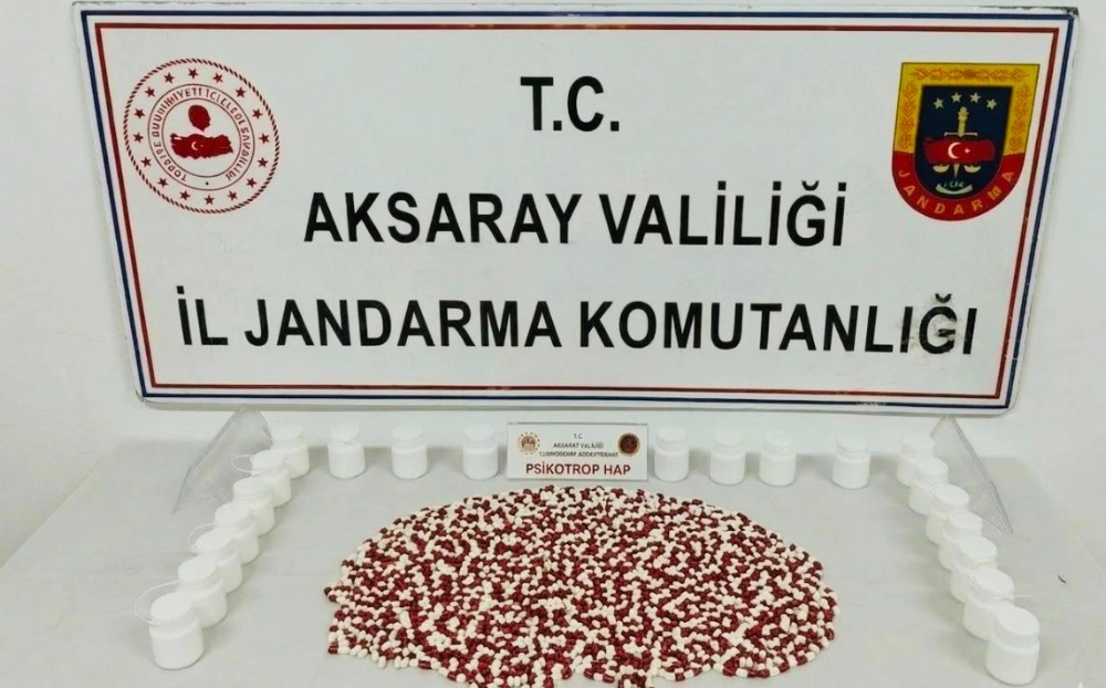 Ortaköy’de Uyuşturucu Operasyonu: 1064 Sentetik Hap Ele Geçirildi, 3 Kişi Tutuklandı