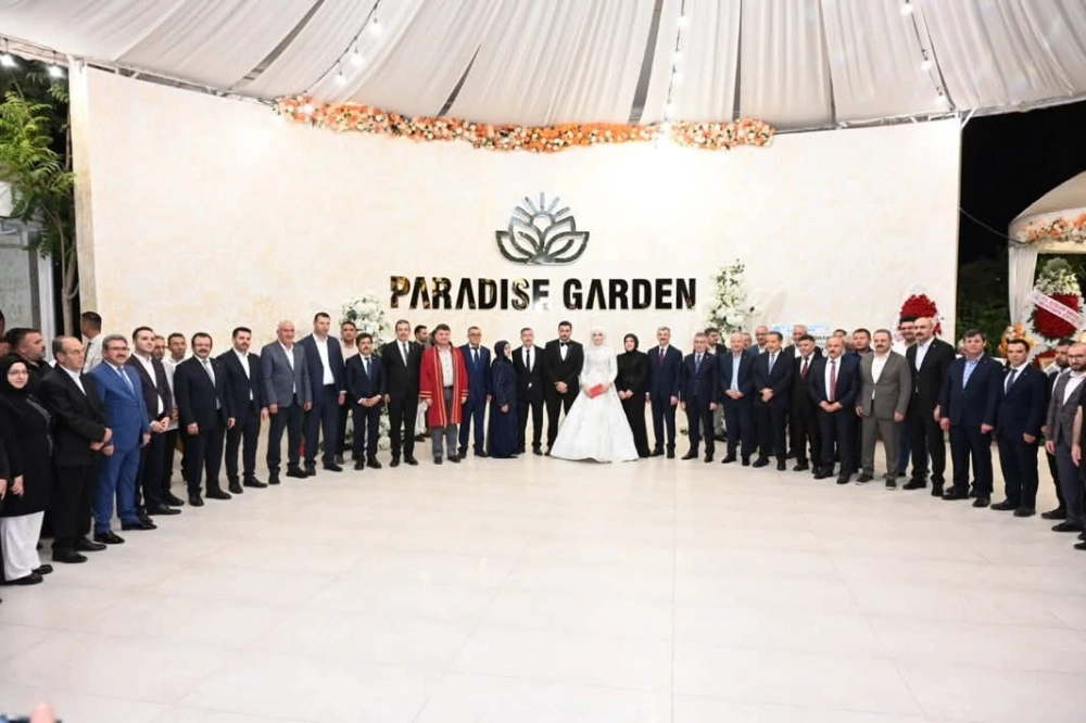 Altınsoy ve Şaşmaz Ailelerinin Mutlu Günü: Nisa Nur ve Fatih Dünyaevine Girdi