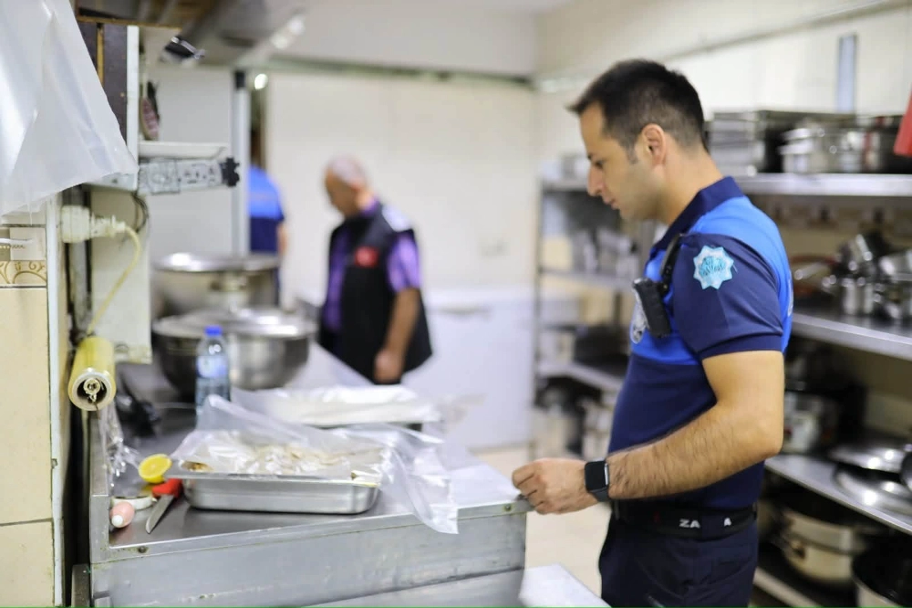 AKSARAY BELEDİYESİ ZABITA EKİPLERİNDEN LOKANTA VE RESTORANLARDA DENETİM