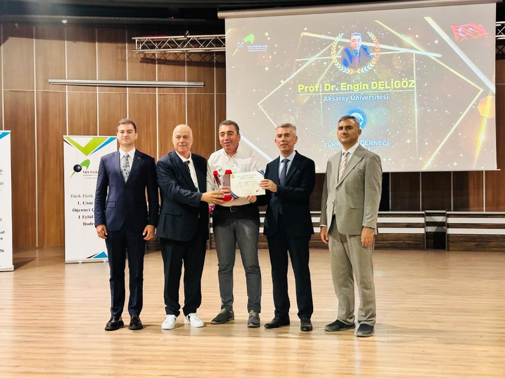 ASÜ’LÜ AKADEMİSYEN PROF. DR. ENGİN DELİGÖZ’E 2026 ONUR ÖDÜLÜ