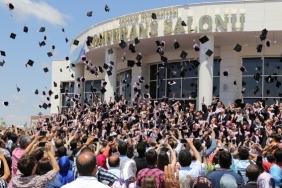 Aksaray Üniversitesi Eğitim Fakültesinden 266 öğrenci mezun oldu