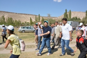 Başkan Yazgı binlerce kişiyle vadi yürüyüşüne katıldı