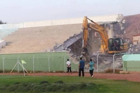 Dağılgan Stadındaki Çürük Tribünlerin Yıkımı Başladı