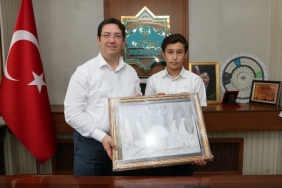 Dünya şampiyonu küçük ressam, Başkan Yazgı'yı ziyaret etti