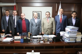 Eğitim-Bir-Sen Yönetimi Rektör Acar'ı Ziyaret Etti