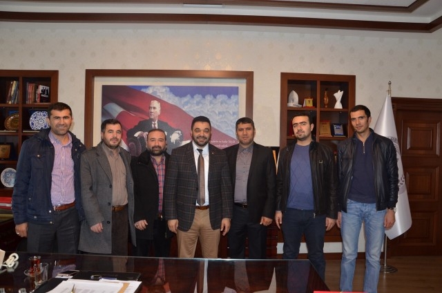 EMLAKÇILAR DERNEĞİNDEN KOÇAŞ'A PLAKET