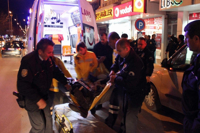 EŞİ İHBAR ETTİ, POLİS İNTİHAR ETMEK ÜZEREYKEN İPTEN ALDI
