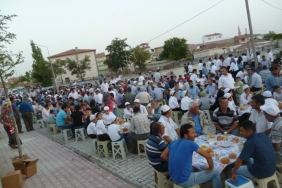 Eskil Belediyesi 1500 kişiye İftar verdi