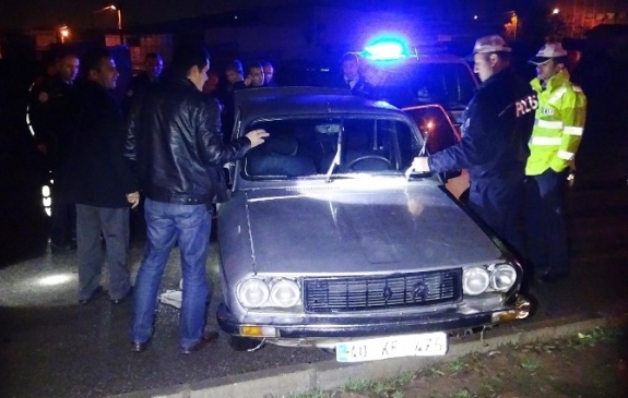 KAÇAN OTOMOBİLDEN ESRAR ÇIKTI