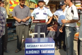 Pazar yerlerindeki tartı ve ölçü aletleri denetliyor