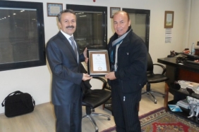 Rektör Acar'dan işadamı Özel'e teşekkür beratı