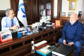 Sanatçı Musa Eroğlu Rektör Acar'ı ziyaret etti