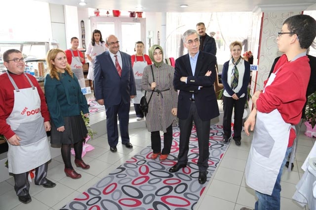 Vali Ataklı;Down Cafe Bir İlki Başardı