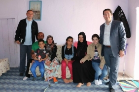 Yazgı ve Eşi Engelli Ailelerini Ziyaret Ederek Anneler Gününü Kutladı